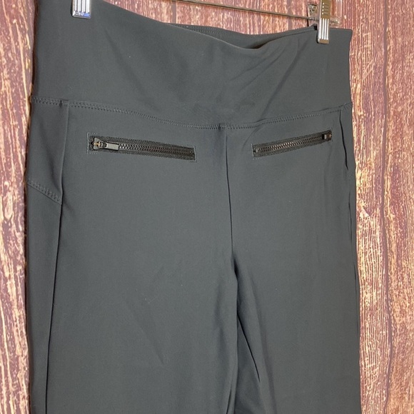 ATHLETA stellar crop pants size medium gray UPF 50 stretch pockets comfy - Picture 3 of 7
